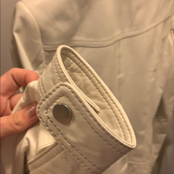 Leather bomber - Picture 3 of 5